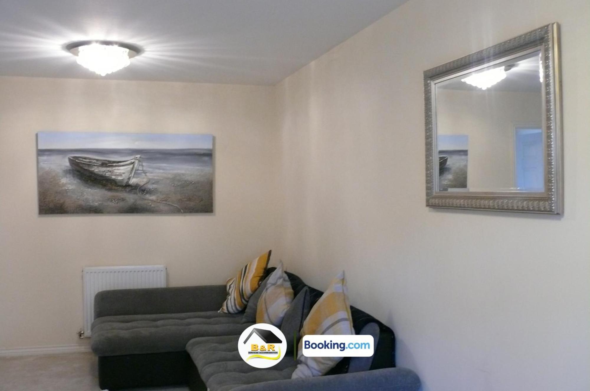 3 Bedroom House By B And R Serviced Accommodation Amesbury With Super Fast Wi-Fi 145Mbps Zewnętrze zdjęcie